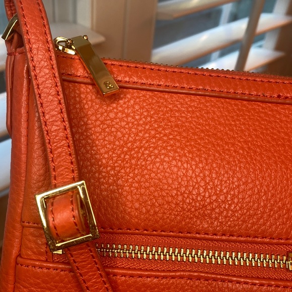 G.I.L.I Terra Flat Leather Crossbody Handbag - Picture 3 of 8